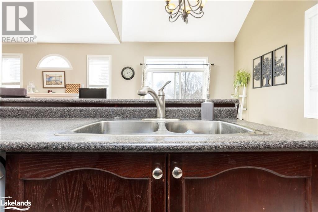 7 Cardinal Way, Wasaga Beach, Ontario  L9Z 3B6 - Photo 8 - 40553054