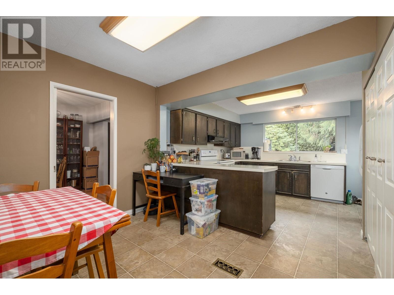 3558 Greentree Lane, North Vancouver, British Columbia  V7R 4C4 - Photo 14 - R2858860