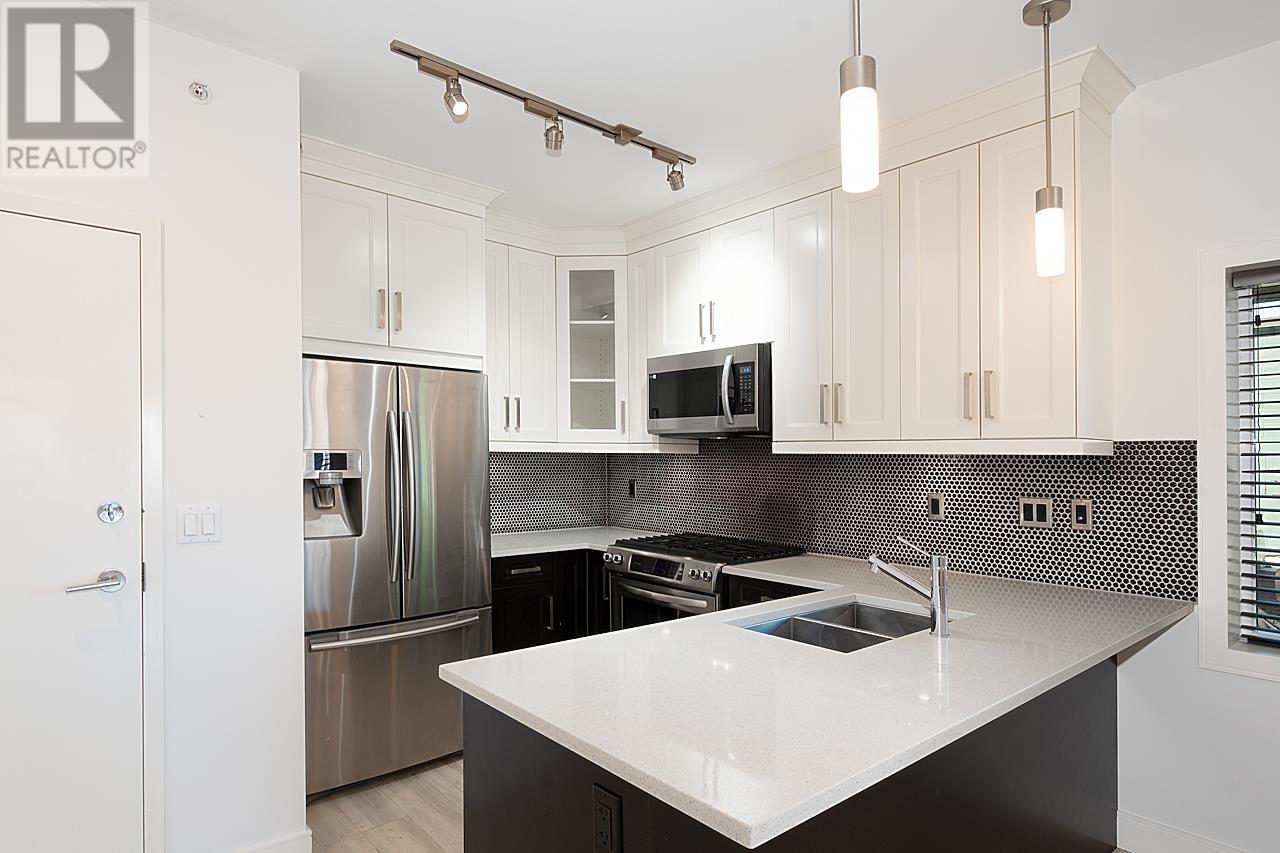 4548 Hastings Street, Burnaby, British Columbia  V5C 2K4 - Photo 1 - R2858859
