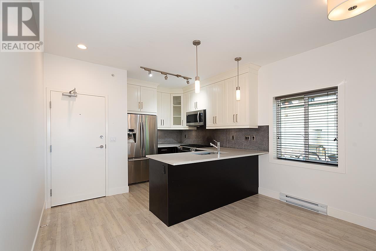 4548 Hastings Street, Burnaby, British Columbia  V5C 2K4 - Photo 5 - R2858859