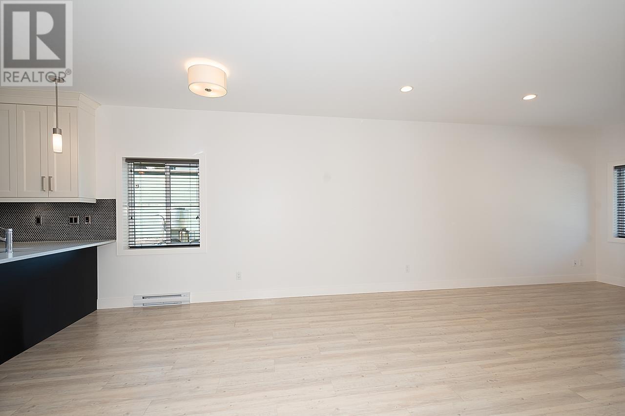 4548 Hastings Street, Burnaby, British Columbia  V5C 2K4 - Photo 9 - R2858859