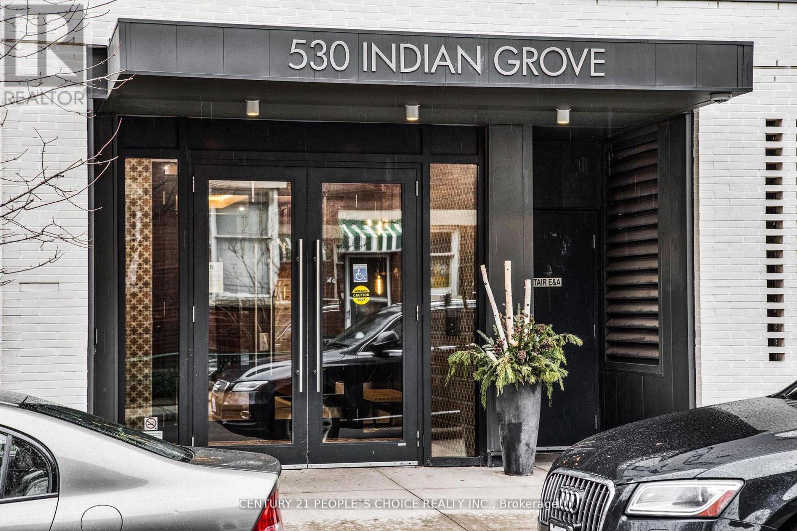 #105 -530 Indian Grve, Toronto, Ontario  M6P 2J2 - Photo 2 - W8135886