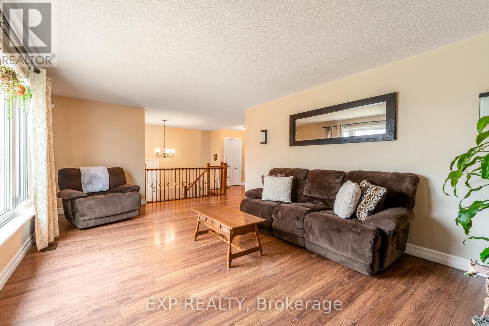 46 Grapeview Dr, St. Catharines, Ontario  L2R 6P9 - Photo 10 - X8134968