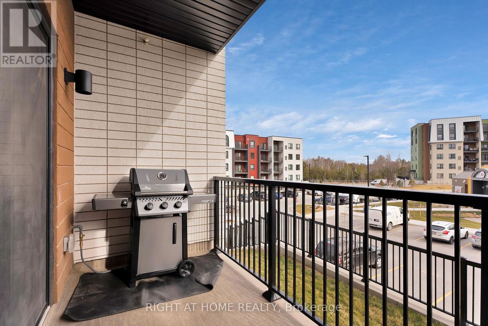 #101 -4 Spice Way, Barrie, Ontario  L9J 0M2 - Photo 28 - S8137892