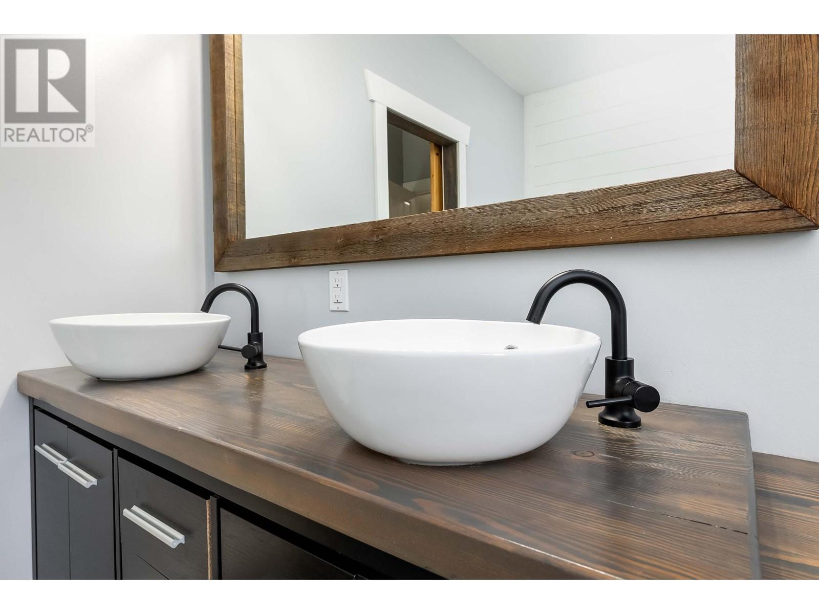961 Agate Bay Rd, Barriere, British Columbia   - Photo 13 - 177168