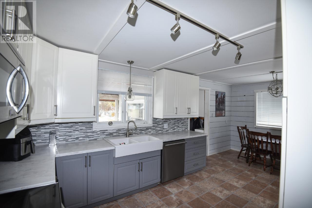1404 Soues Street, Clinton, British Columbia  V0K 1K0 - Photo 6 - 177170
