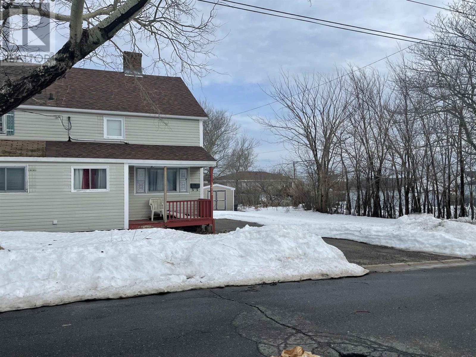 3411 Wood Avenue, New Waterford, Nova Scotia  B1H 1V2 - Photo 3 - 202404489