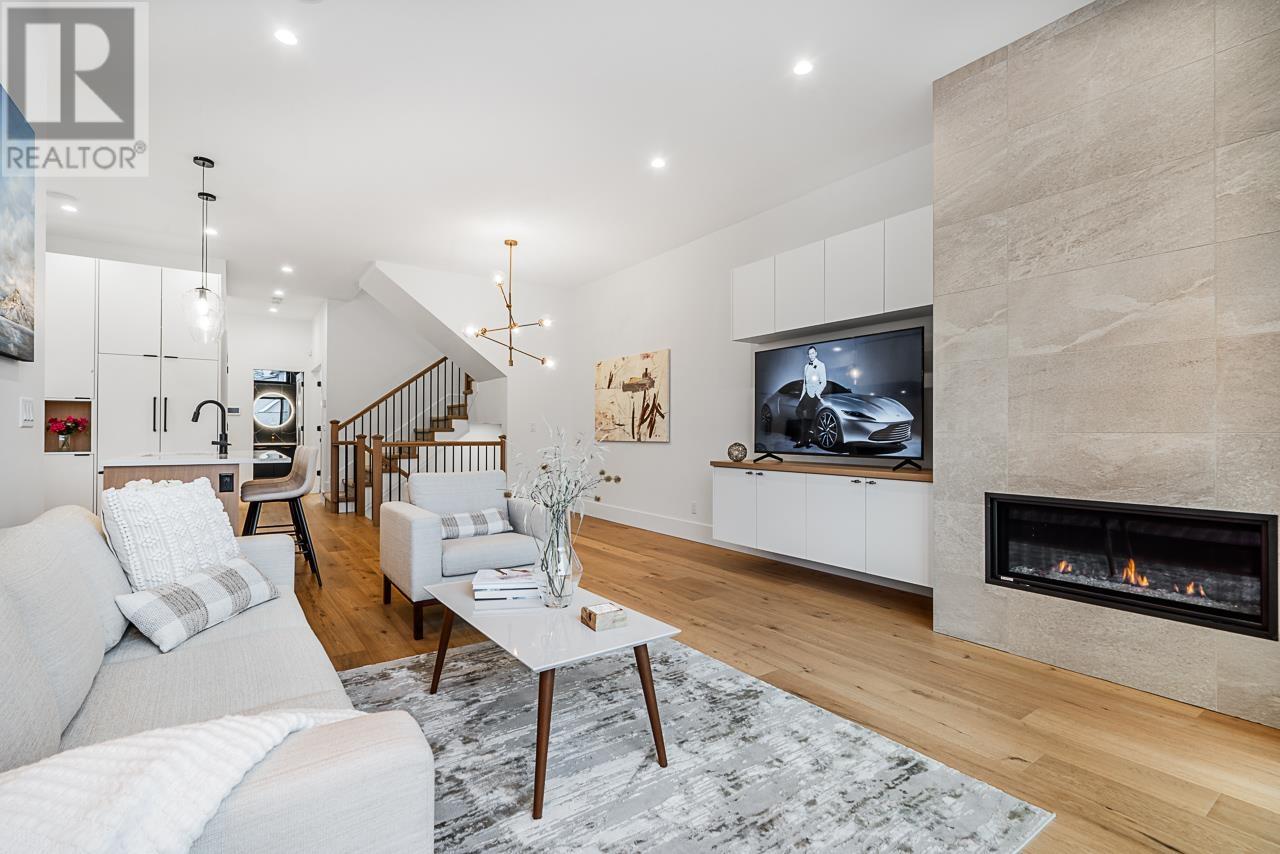 425 W Keith Road, North Vancouver, British Columbia  V7M 1M2 - Photo 6 - R2858896