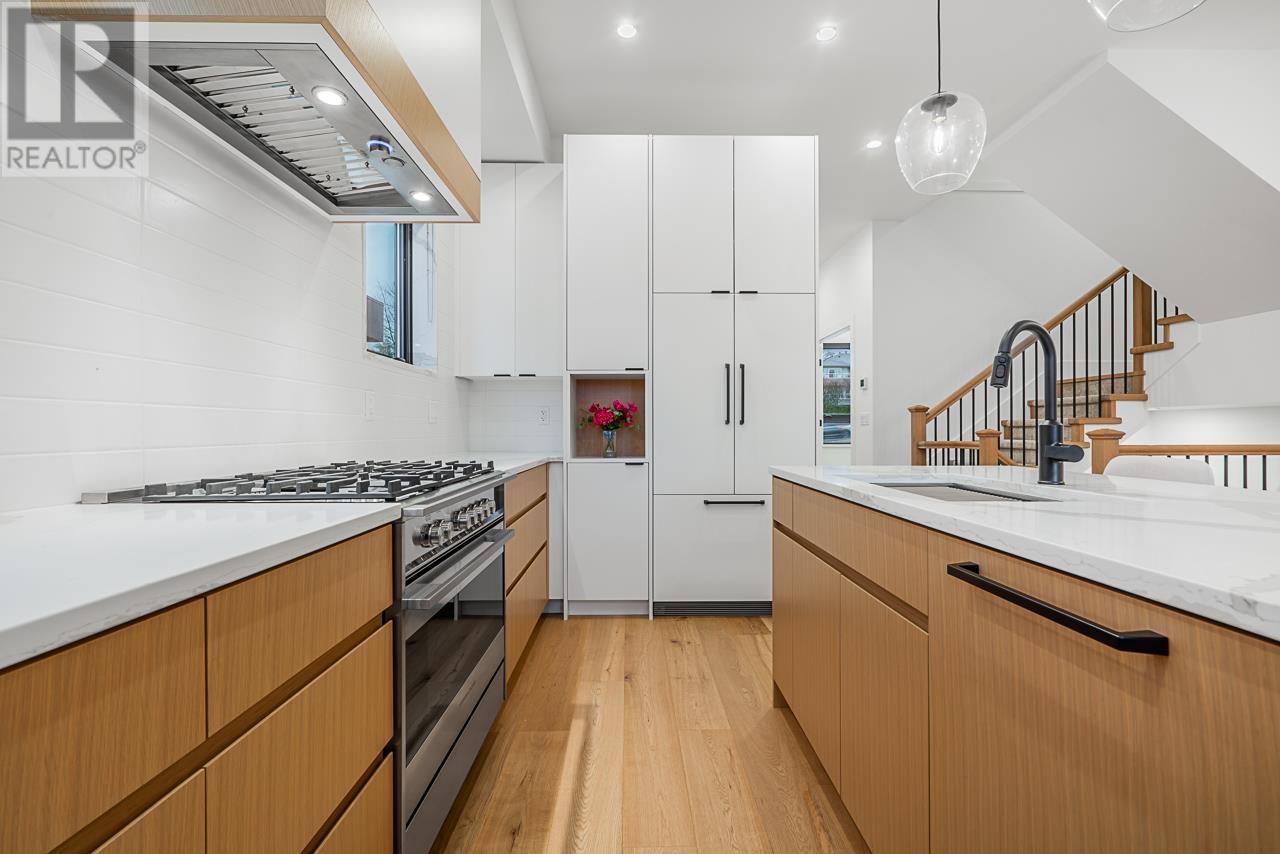 425 W Keith Road, North Vancouver, British Columbia  V7M 1M2 - Photo 7 - R2858896
