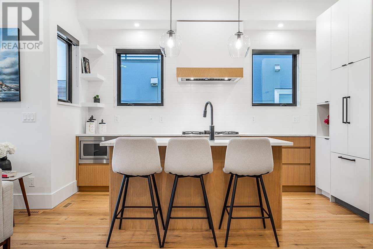 425 W Keith Road, North Vancouver, British Columbia  V7M 1M2 - Photo 9 - R2858896