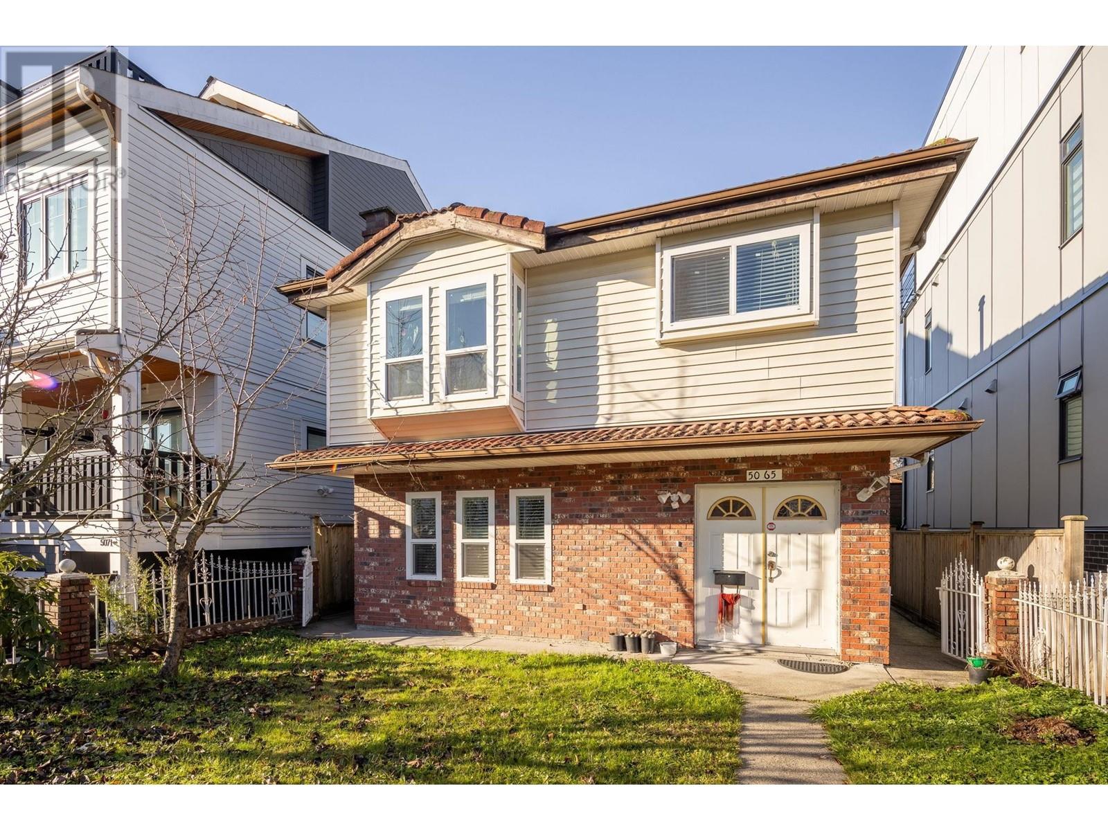 5065 Chambers Street, Vancouver, British Columbia  V5R 3L8 - Photo 2 - R2858872