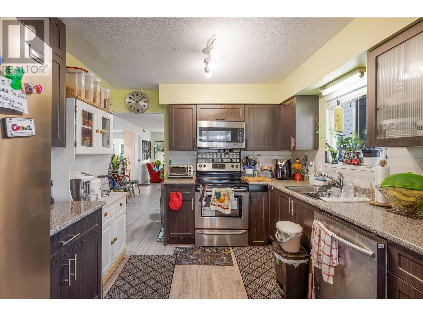 5065 Chambers Street, Vancouver, British Columbia  V5R 3L8 - Photo 8 - R2858872