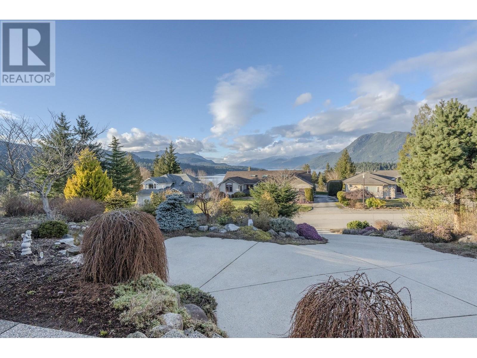 6187 Highmoor Road, Sechelt, British Columbia  V7Z 0L1 - Photo 30 - R2858884