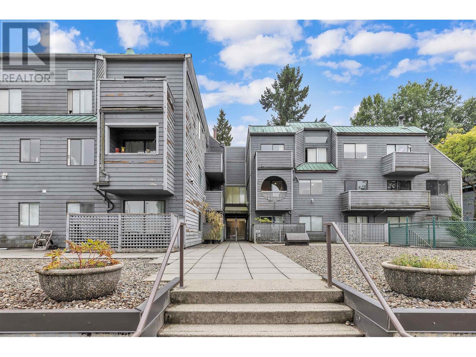 201 1948 Coquitlam Avenue, Port Coquitlam, British Columbia  V3B 1J3 - Photo 3 - R2858451