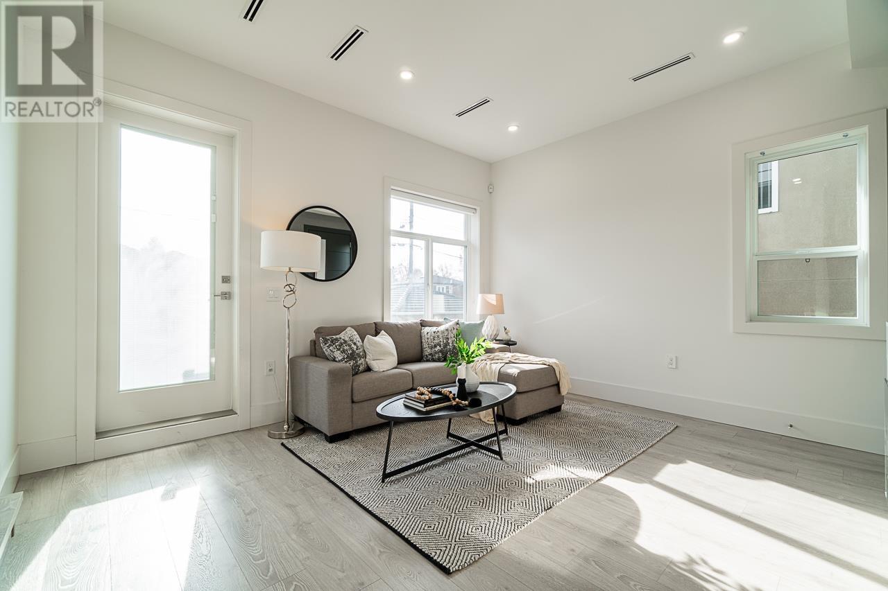 #2 1876 E 49th Avenue, Vancouver, British Columbia  V5P 1T3 - Photo 3 - R2858929