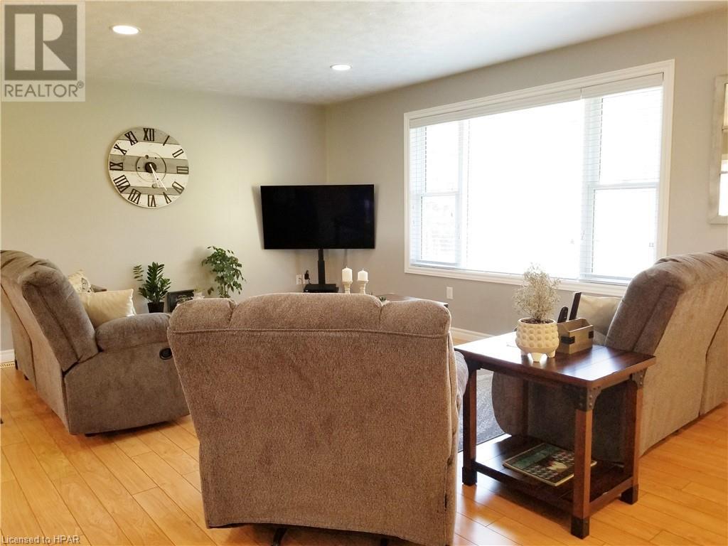 84141 London Road, North Huron, Ontario  N0M 1H0 - Photo 4 - 40553841