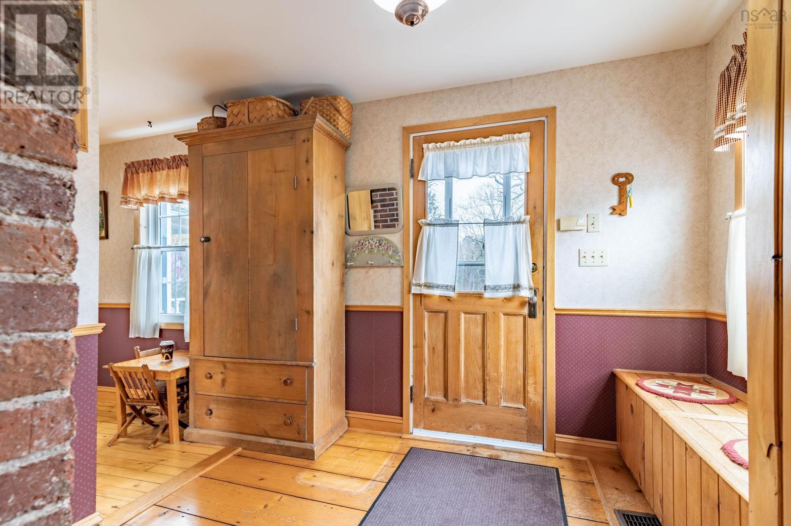 885 West Main Street, Kentville, Nova Scotia  B4N 1L6 - Photo 4 - 202404521
