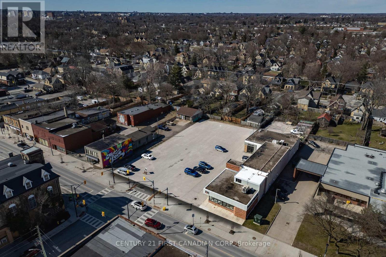 798-812 Dundas St, London, Ontario  N5W 2Z7 - Photo 1 - X8139764