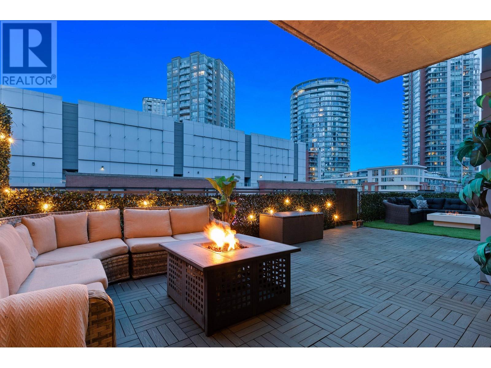 312 555 Abbott Street Street, Vancouver, British Columbia  V6B 6B8 - Photo 1 - R2859121