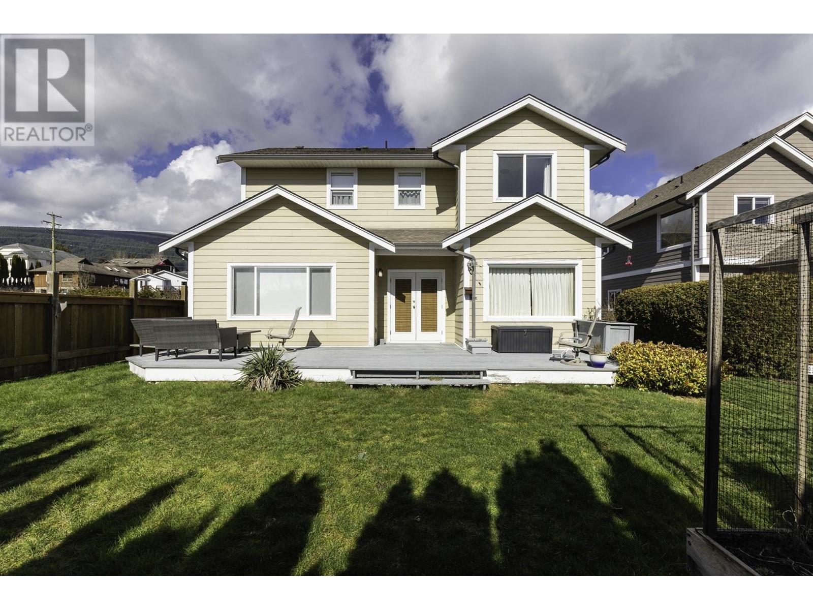 729 Hillcrest Road, Gibsons, British Columbia  V0N 1V9 - Photo 3 - R2859050