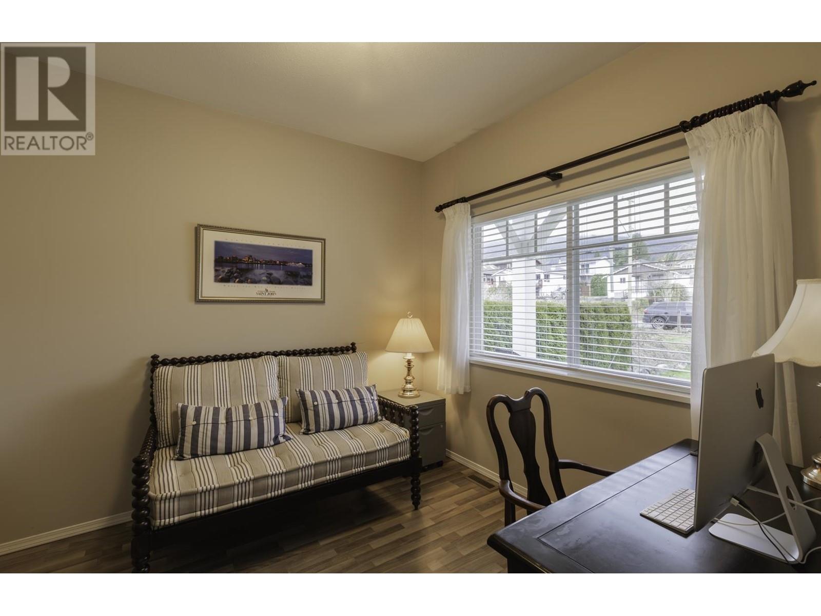 729 Hillcrest Road, Gibsons, British Columbia  V0N 1V9 - Photo 16 - R2859050