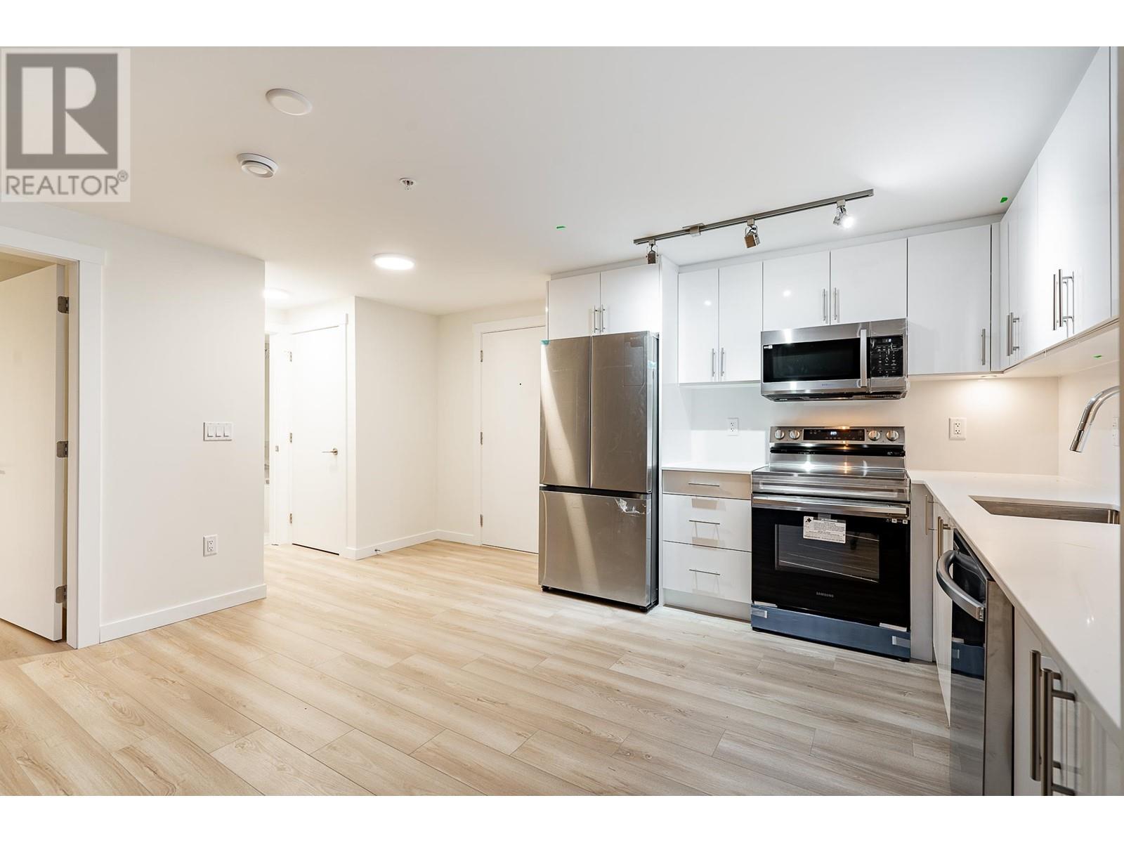 203 232 Sixth Street, New Westminster, British Columbia  V3L 3A4 - Photo 15 - R2858728