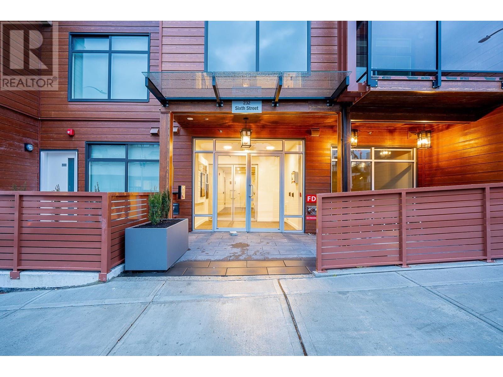 203 232 Sixth Street, New Westminster, British Columbia  V3L 3A4 - Photo 4 - R2858728