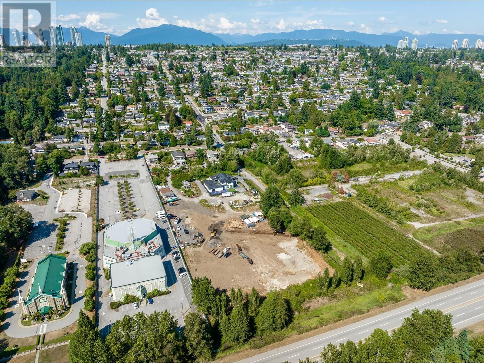 Listing Picture 13 of 23 : 8755 ROYAL OAK AVENUE, Burnaby / 本拿比 - 魯藝地產 Yvonne Lu Group - MLS Medallion Club Member