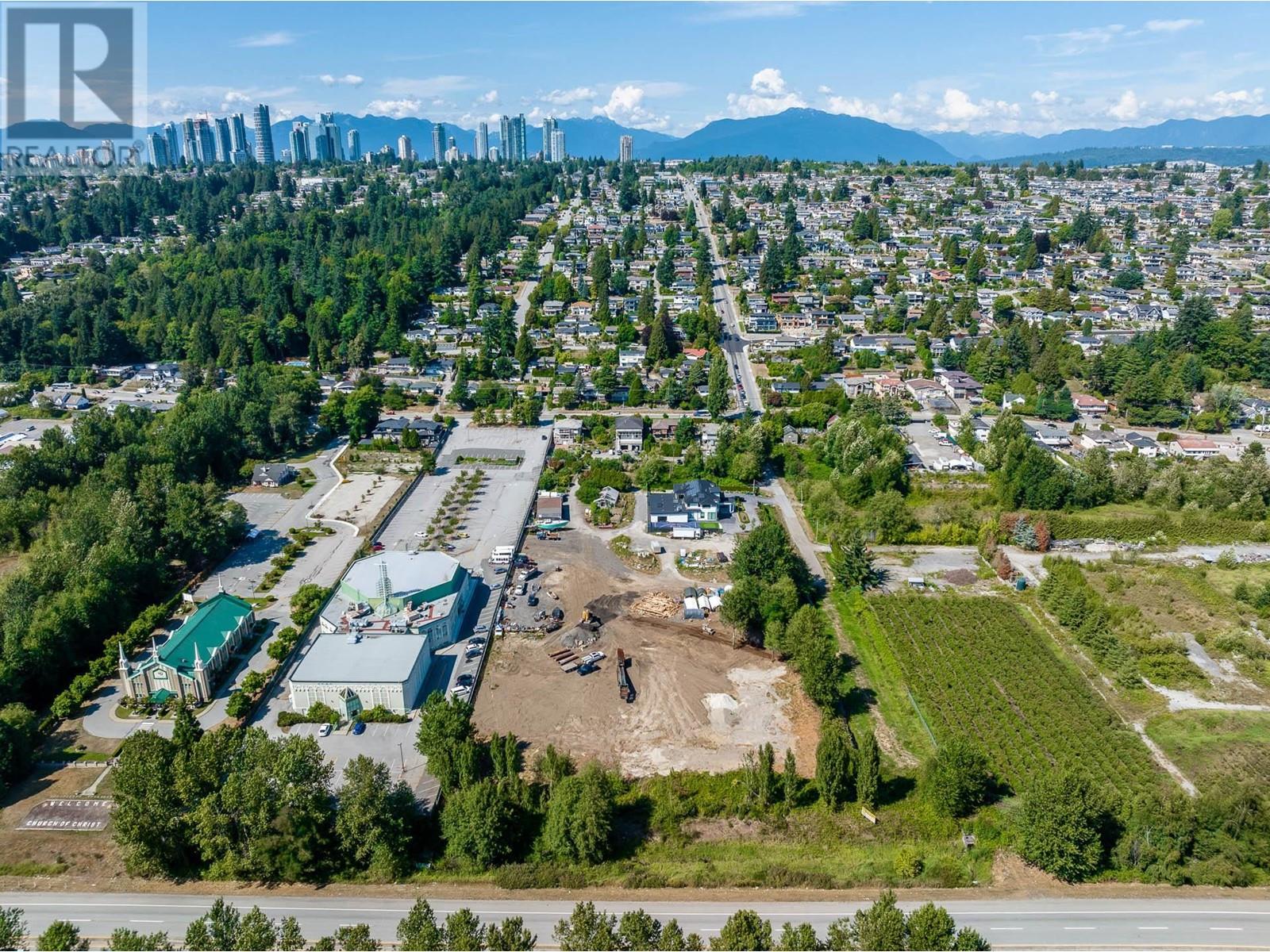 Listing Picture 14 of 23 : 8755 ROYAL OAK AVENUE, Burnaby / 本拿比 - 魯藝地產 Yvonne Lu Group - MLS Medallion Club Member