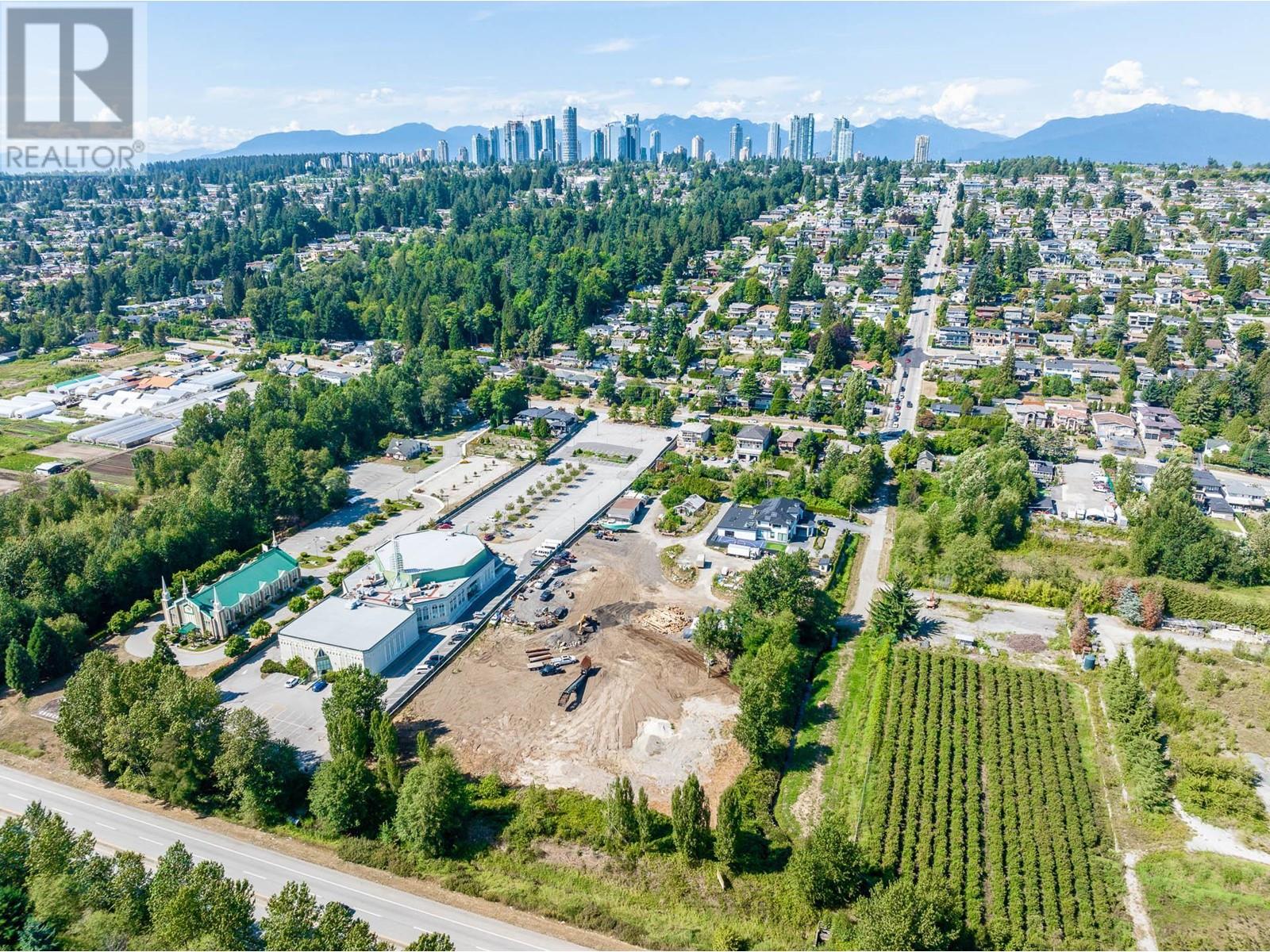 Listing Picture 15 of 23 : 8755 ROYAL OAK AVENUE, Burnaby / 本拿比 - 魯藝地產 Yvonne Lu Group - MLS Medallion Club Member