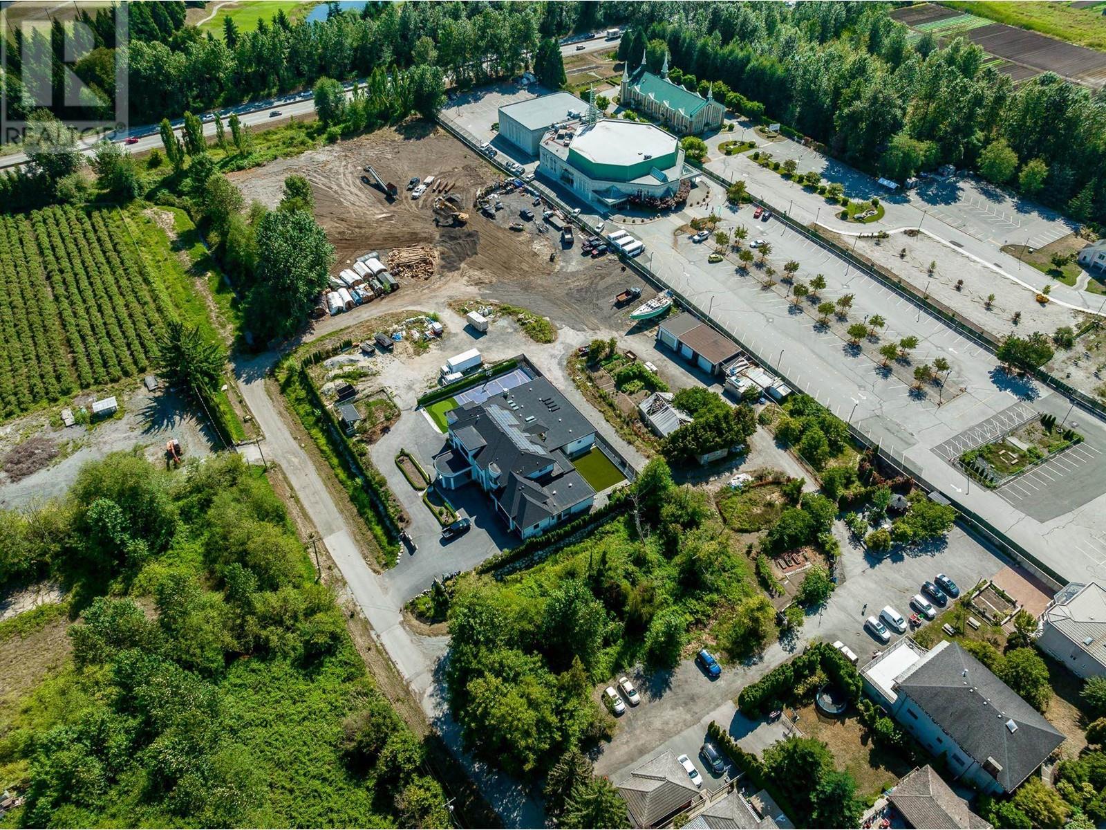 Listing Picture 21 of 23 : 8755 ROYAL OAK AVENUE, Burnaby / 本拿比 - 魯藝地產 Yvonne Lu Group - MLS Medallion Club Member