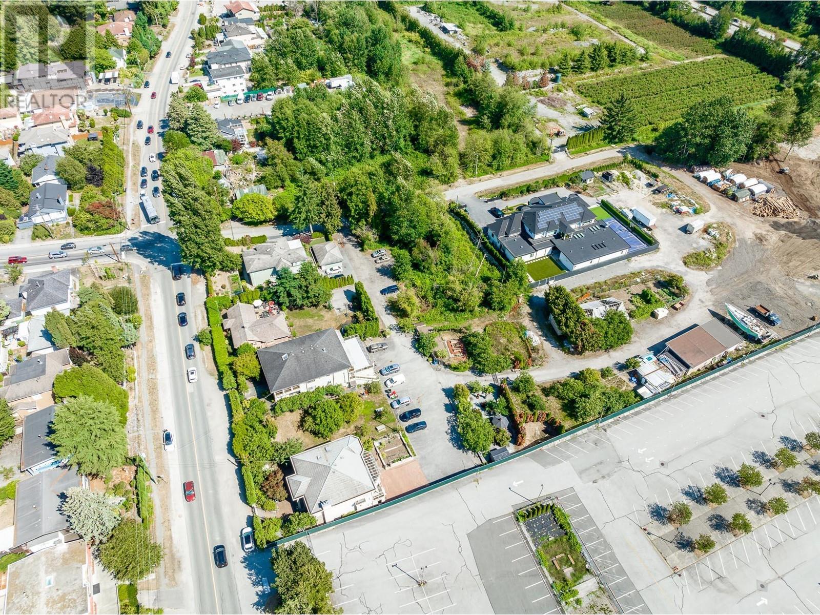 Listing Picture 9 of 23 : 8755 ROYAL OAK AVENUE, Burnaby / 本拿比 - 魯藝地產 Yvonne Lu Group - MLS Medallion Club Member