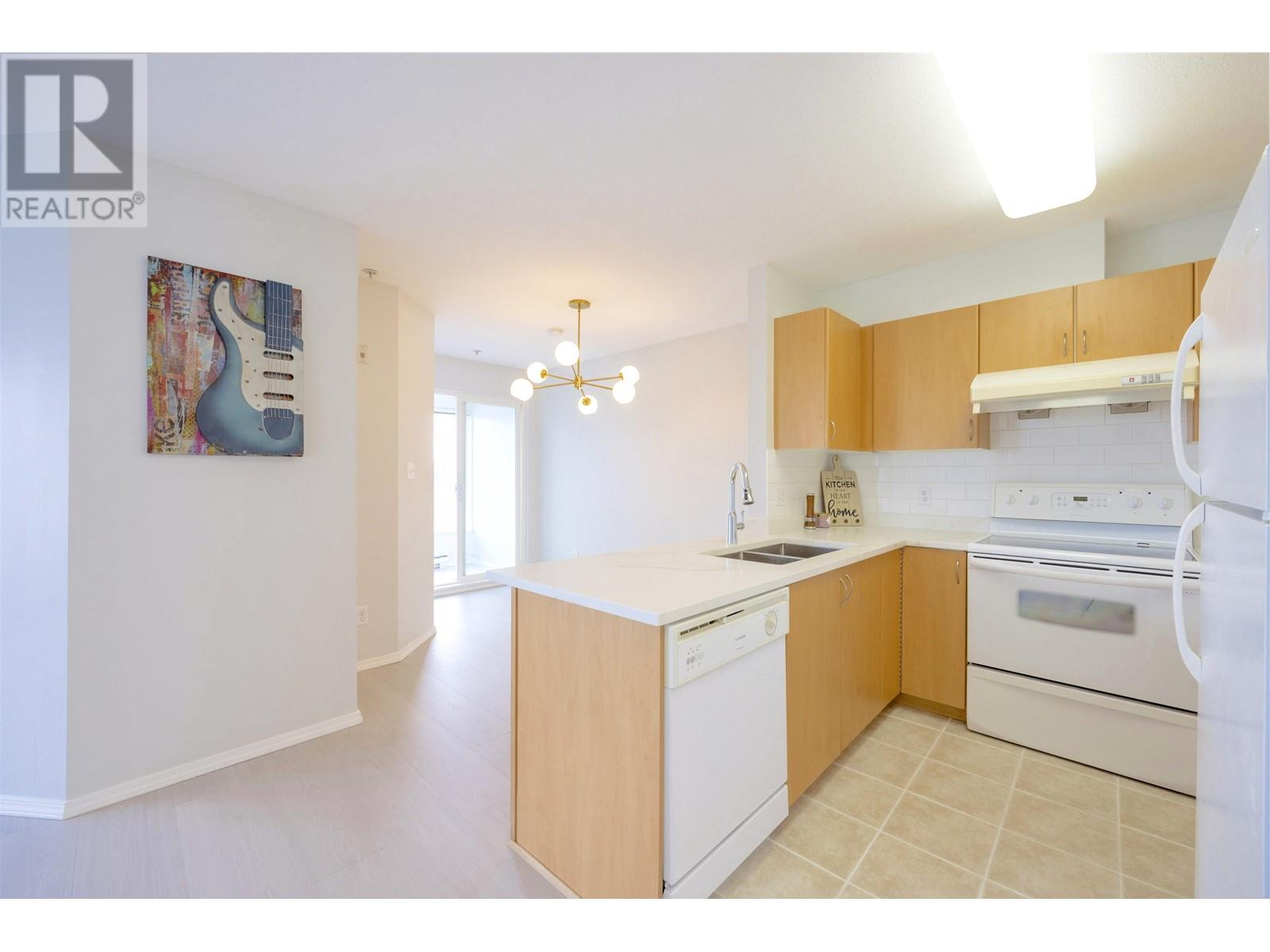Ph12 5438 Rupert Street, Vancouver, British Columbia  V5R 2K3 - Photo 1 - R2859214