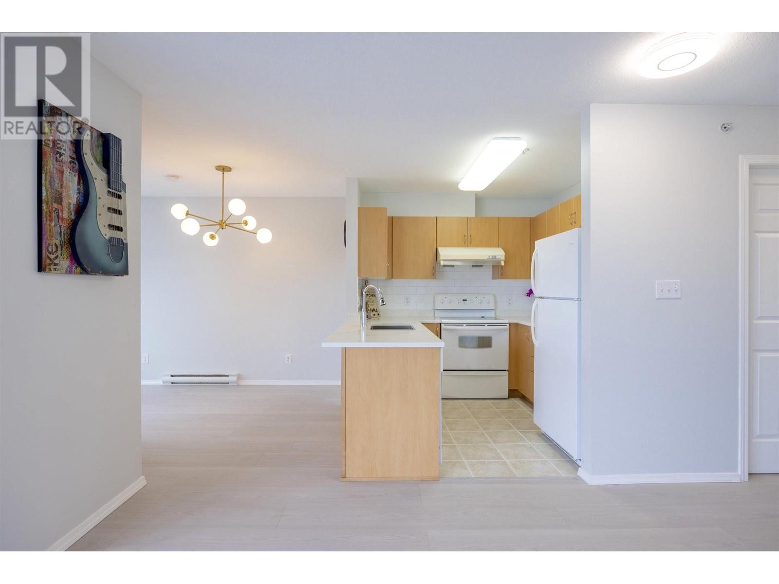 Ph12 5438 Rupert Street, Vancouver, British Columbia  V5R 2K3 - Photo 3 - R2859214