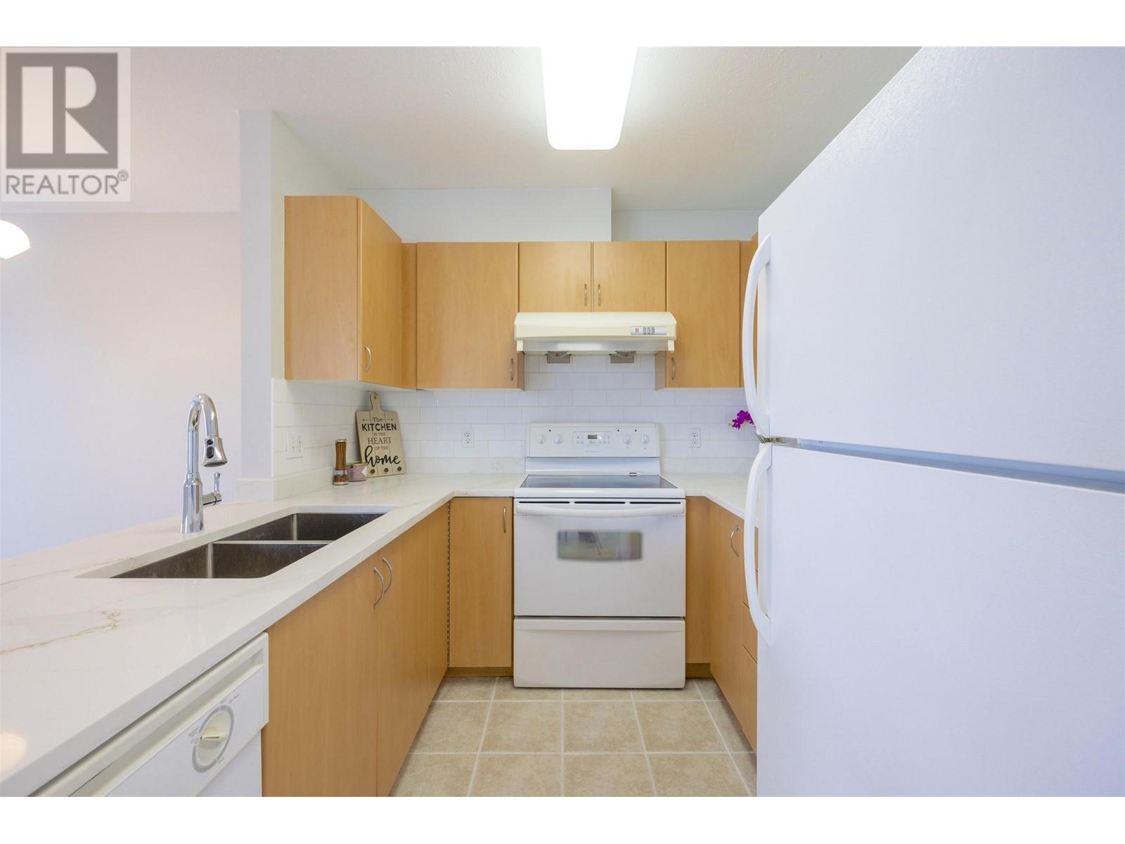 Ph12 5438 Rupert Street, Vancouver, British Columbia  V5R 2K3 - Photo 4 - R2859214