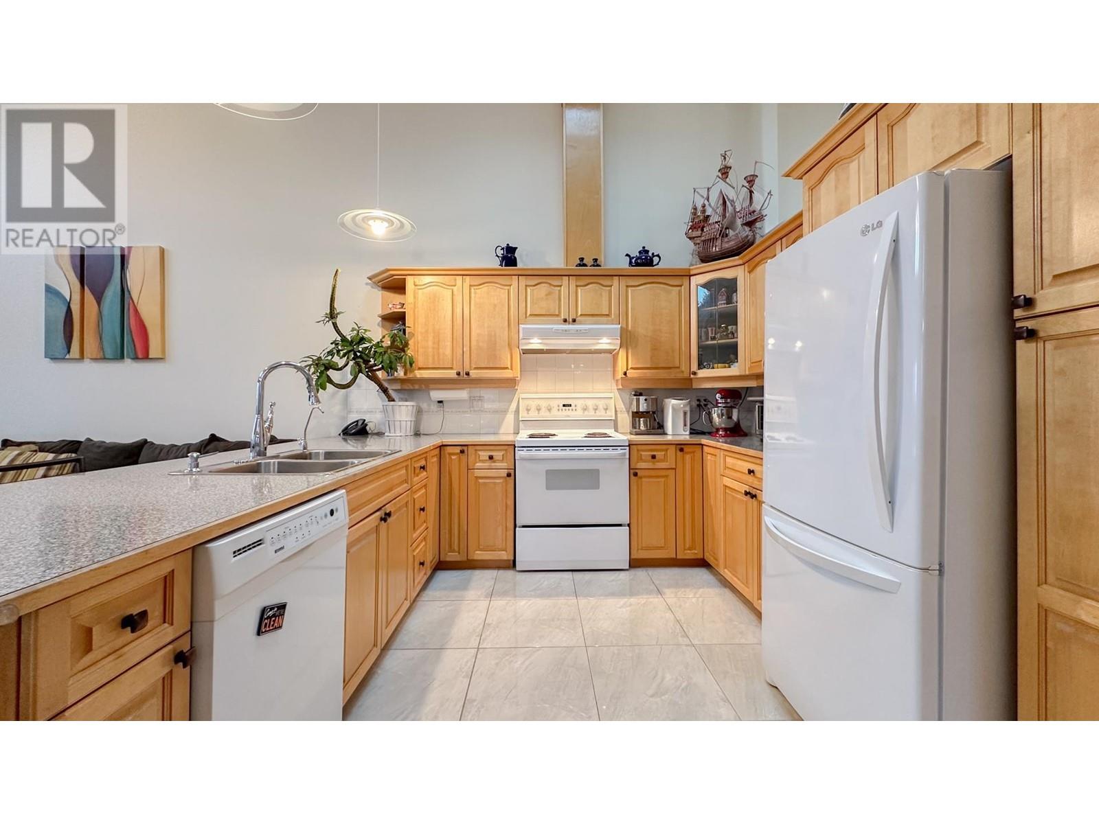 1012 Rochester Avenue, Coquitlam, British Columbia  V3K 2W7 - Photo 13 - R2858861