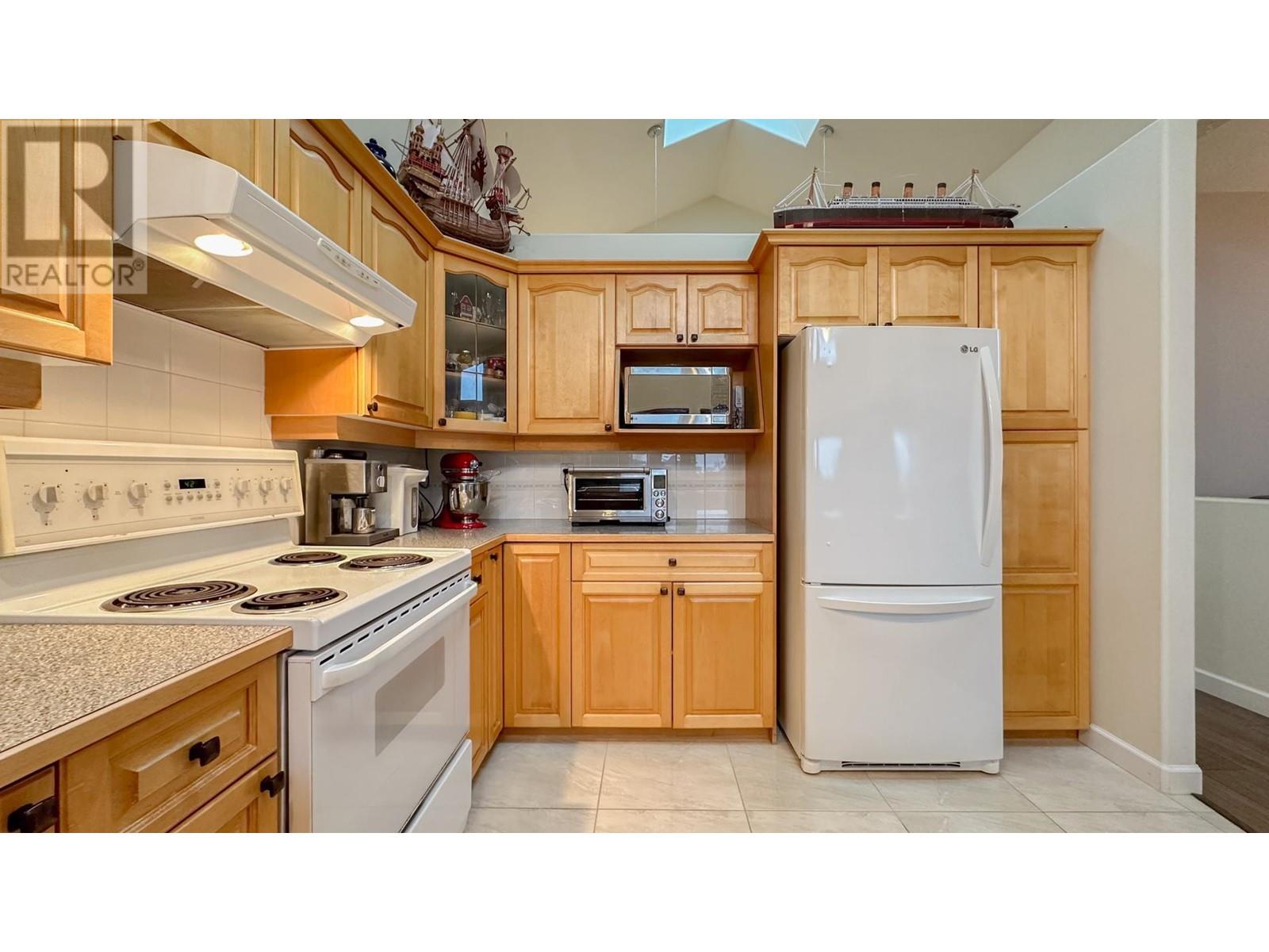 1012 Rochester Avenue, Coquitlam, British Columbia  V3K 2W7 - Photo 15 - R2858861