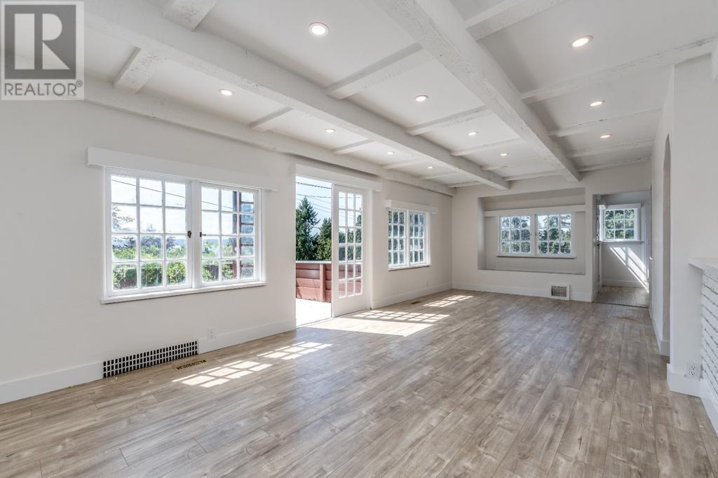 2671 Ottawa Avenue, West Vancouver, British Columbia  V7V 2T6 - Photo 2 - R2858171