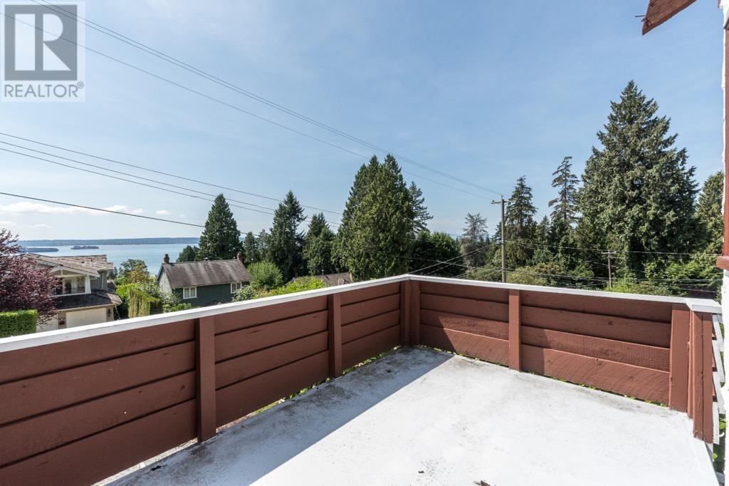 2671 Ottawa Avenue, West Vancouver, British Columbia  V7V 2T6 - Photo 4 - R2858171
