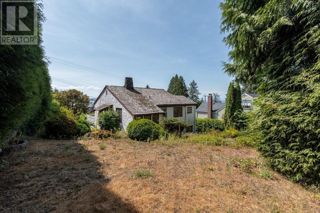 2671 Ottawa Avenue, West Vancouver, British Columbia  V7V 2T6 - Photo 10 - R2858171