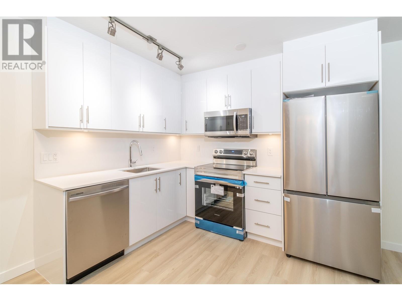 104 232 Sixth Street Street, New Westminster, British Columbia  V3L 3A4 - Photo 10 - R2858852