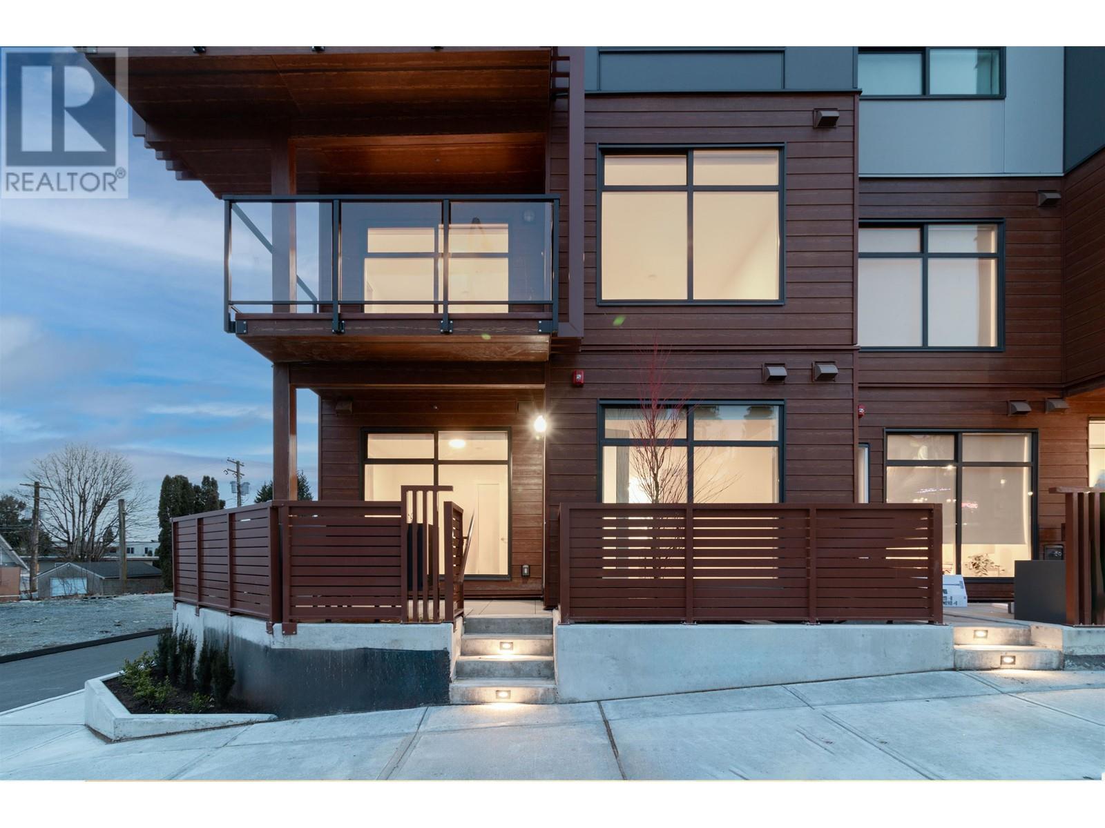 104 232 Sixth Street Street, New Westminster, British Columbia  V3L 3A4 - Photo 2 - R2858852