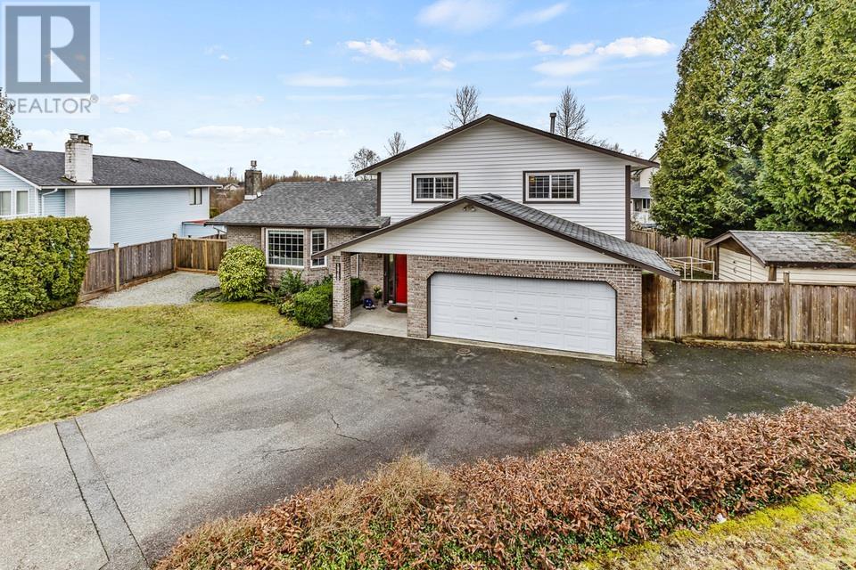 19780 S Wildwood Crescent, Pitt Meadows, British Columbia  V3Y 1N1 - Photo 2 - R2858995