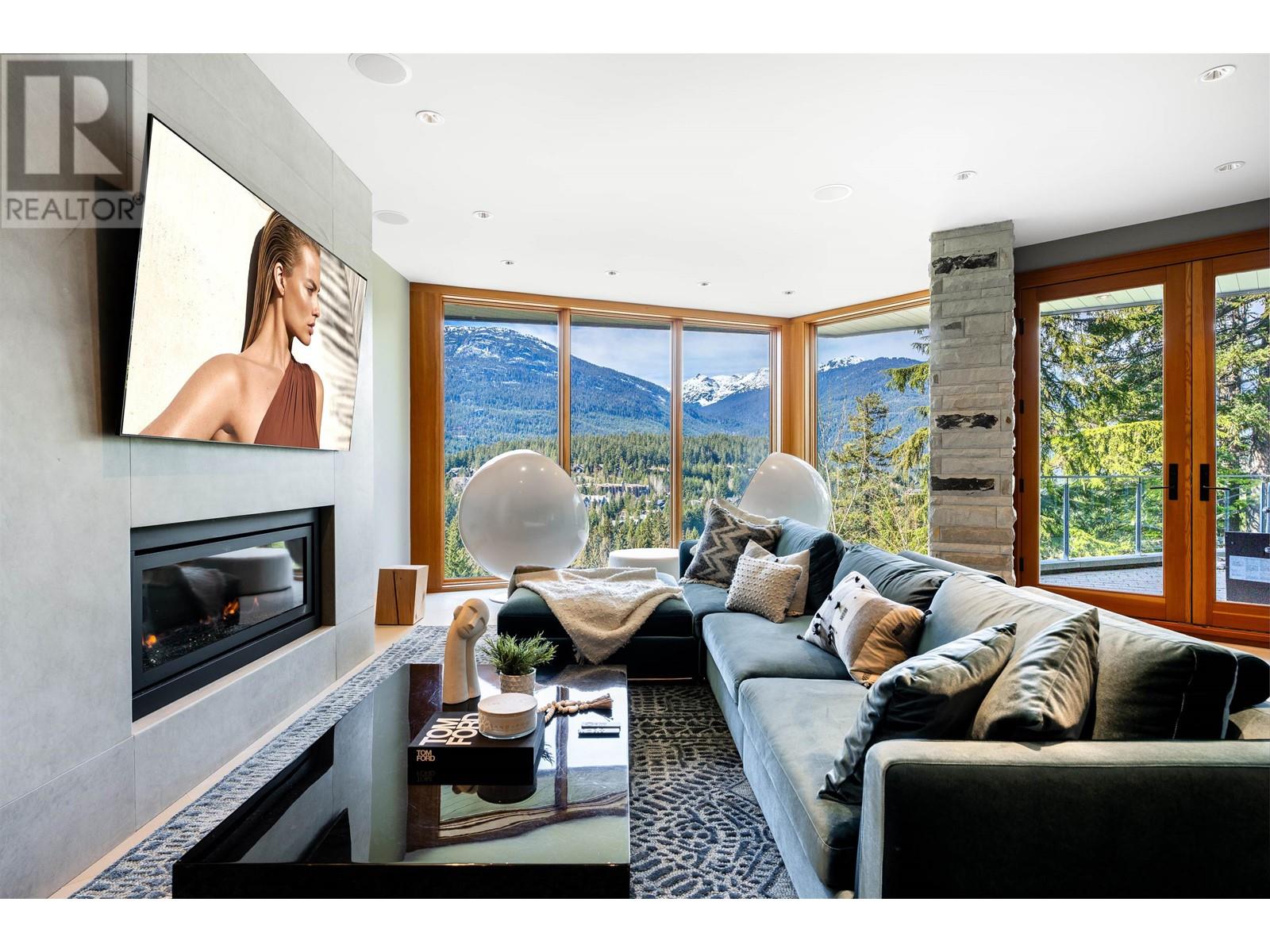 3855 Sunridge Court, Whistler, British Columbia  V8E 0W1 - Photo 10 - R2859260