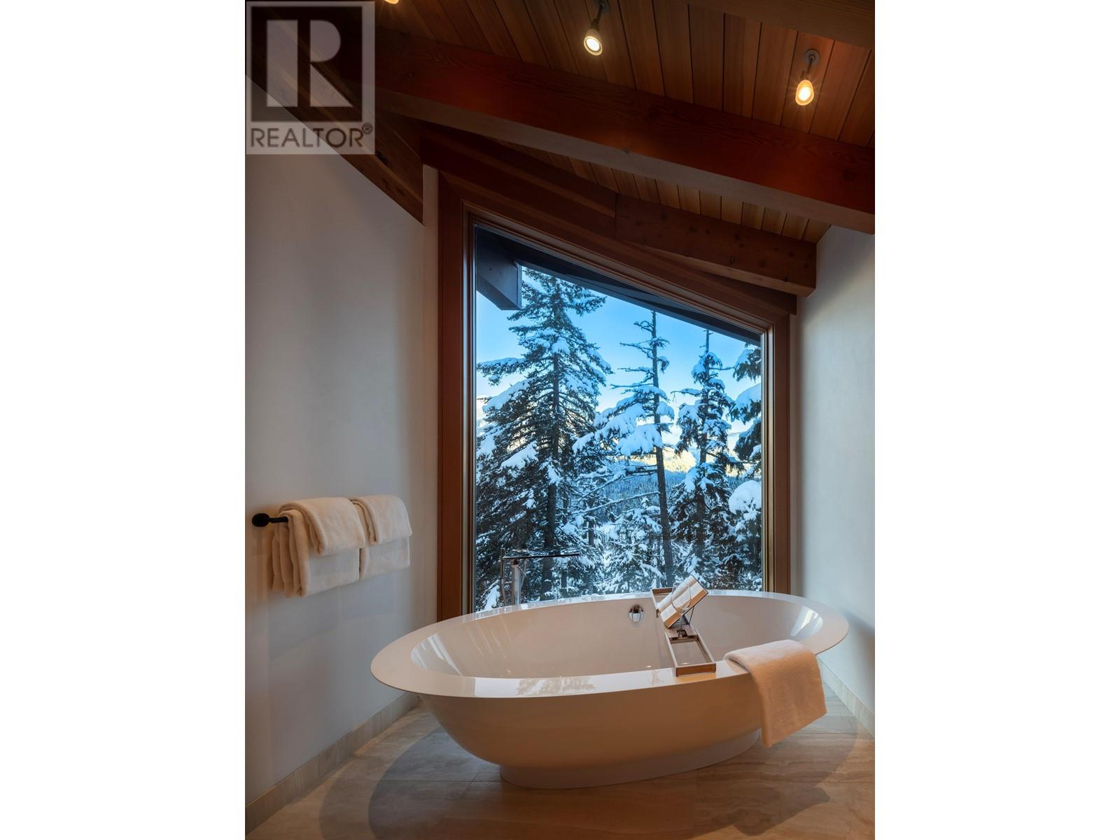 3855 Sunridge Court, Whistler, British Columbia  V8E 0W1 - Photo 31 - R2859260