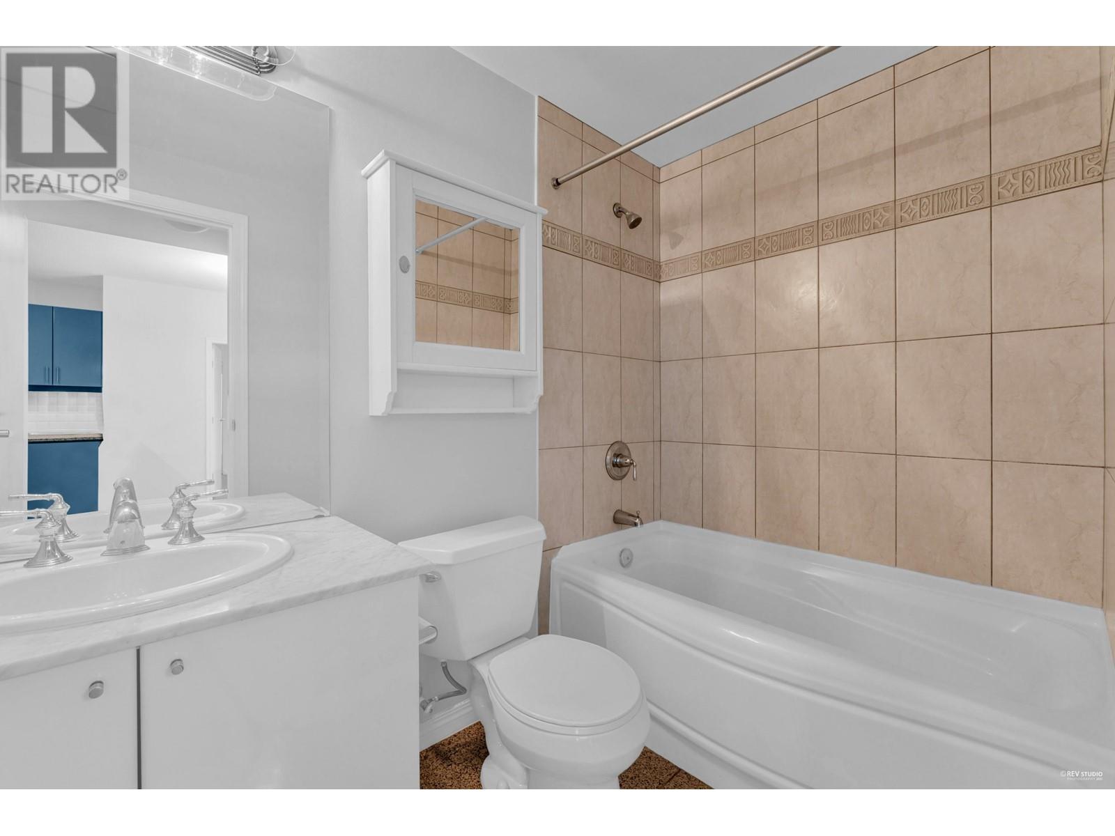 503 138 E Esplanade, North Vancouver, British Columbia  V7L 4X9 - Photo 8 - R2858331