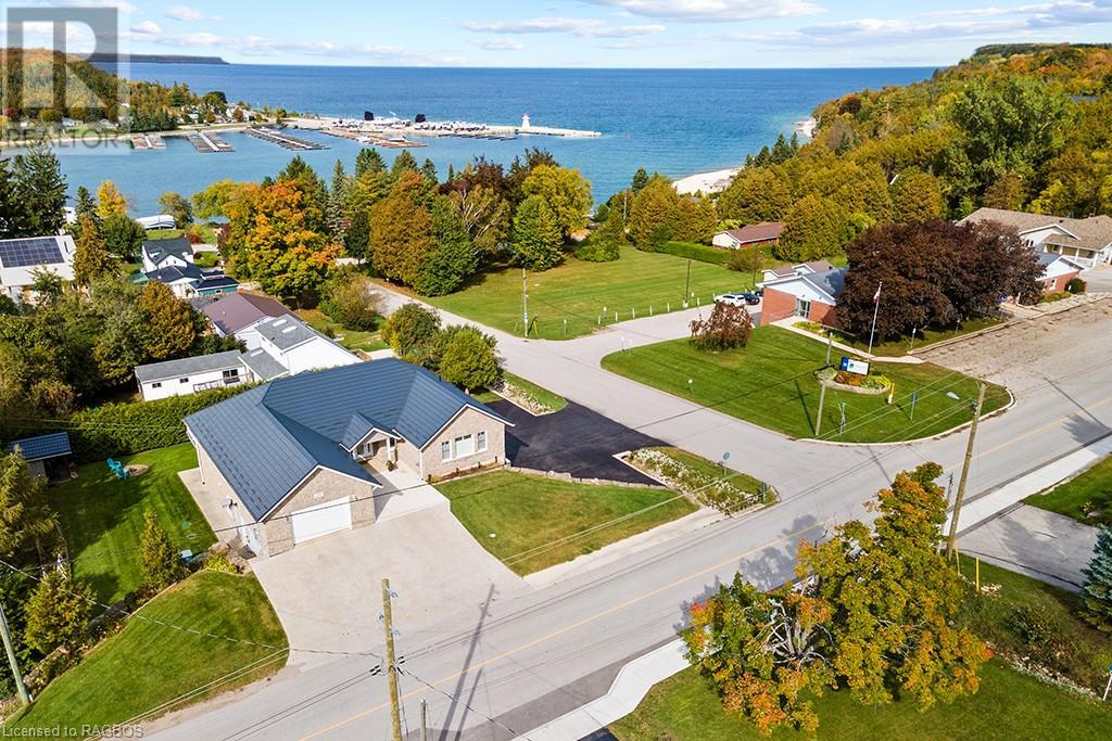 20 Moore St Street, Lions Head, Ontario  N0H 1W0 - Photo 6 - 40553105