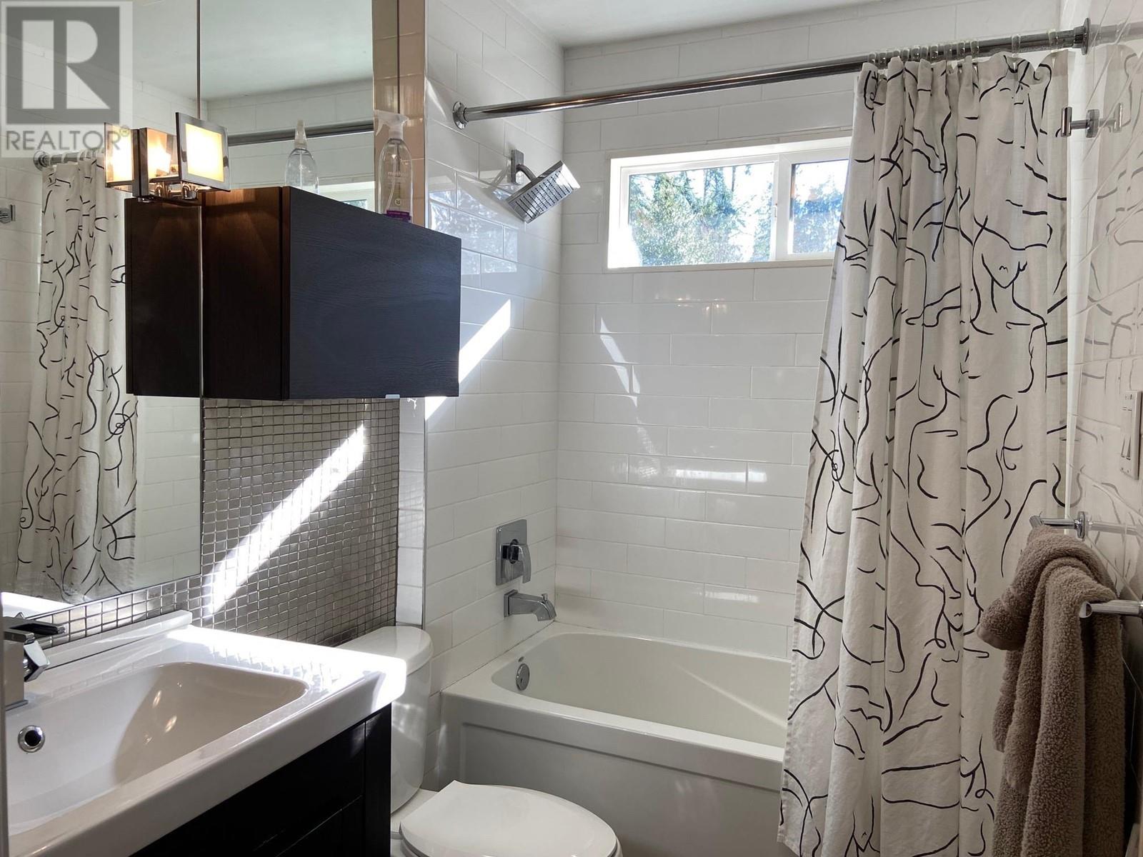 553 W 24 Street, North Vancouver, British Columbia  V7M 2E2 - Photo 20 - R2859057
