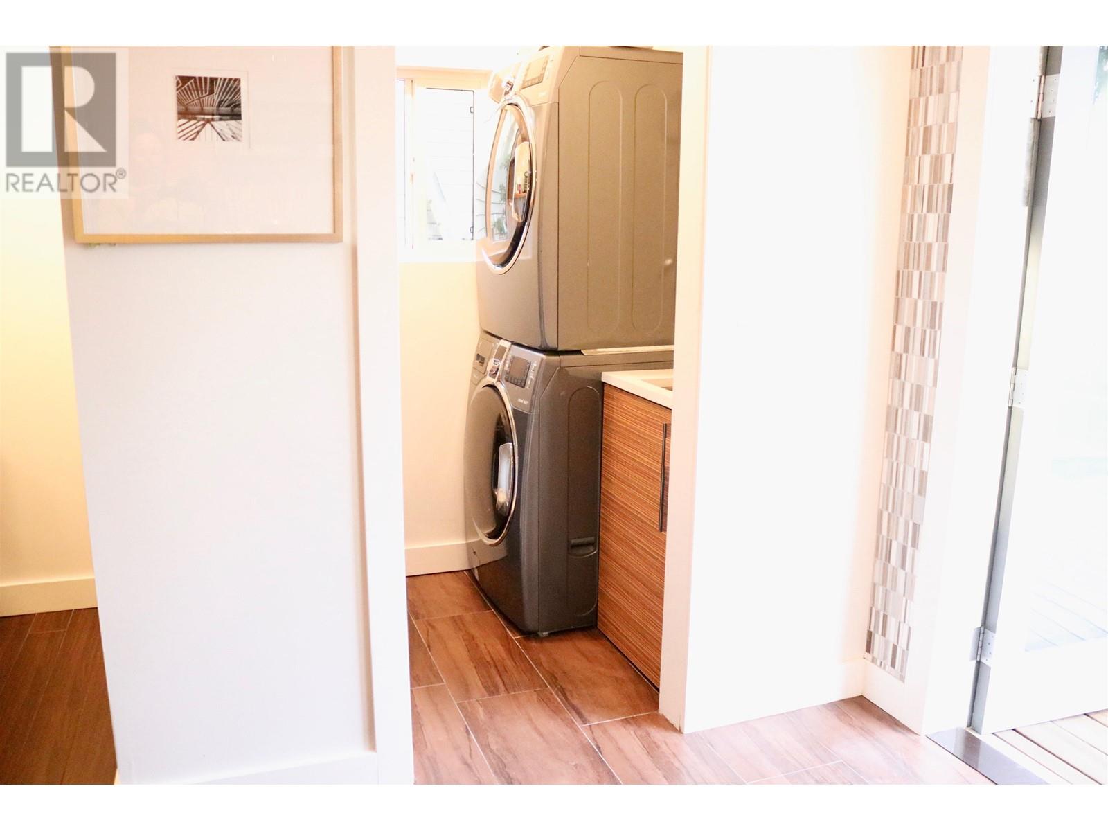 553 W 24 Street, North Vancouver, British Columbia  V7M 2E2 - Photo 19 - R2859057