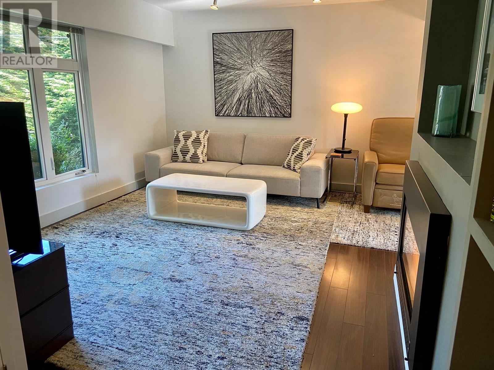 553 W 24 Street, North Vancouver, British Columbia  V7M 2E2 - Photo 5 - R2859057